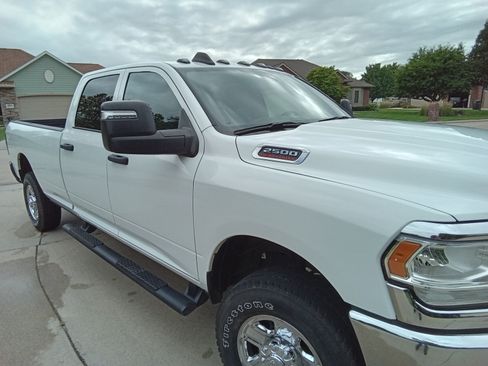 Used 2024 RAM 2500 Tradesman w/ Chrome Appearance Group AWD/4WD image 2