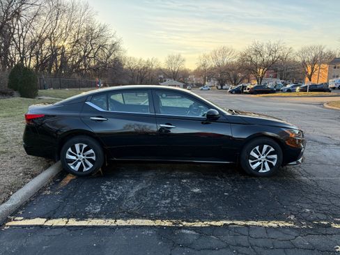 Used 2022 Nissan Altima 2.5 S image 1