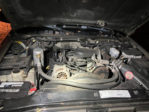 Used 1998 Chevrolet S10 Pickup LS w/ Preferred Equipment Group image 13