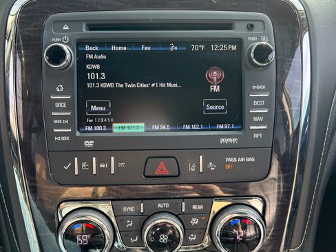 Used 2015 Buick Enclave Leather image 9