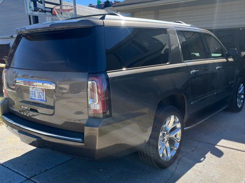Used 2016 GMC Yukon XL Denali w/ Enhanced Security Package AWD/4WD image 4