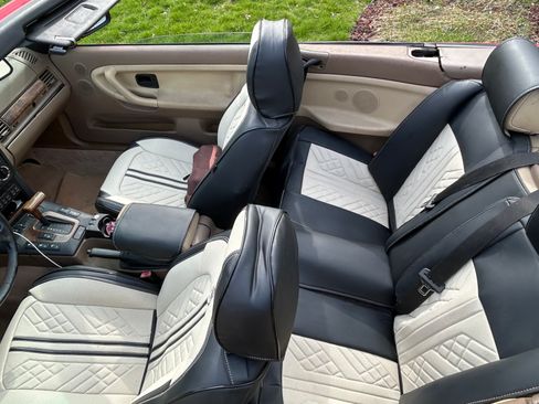 Used 1995 BMW 325i Convertible RWD image 4