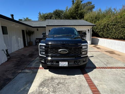 Used 2025 Ford F250 Lariat w/ Lariat Ultimate Package AWD/4WD image 2