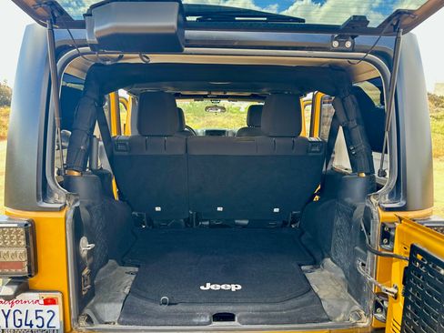 Used 2014 Jeep Wrangler Unlimited Sport AWD/4WD image 11