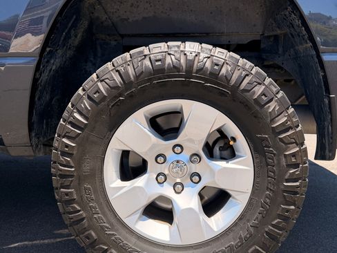 Used 2021 RAM 1500 Big Horn RWD image 12