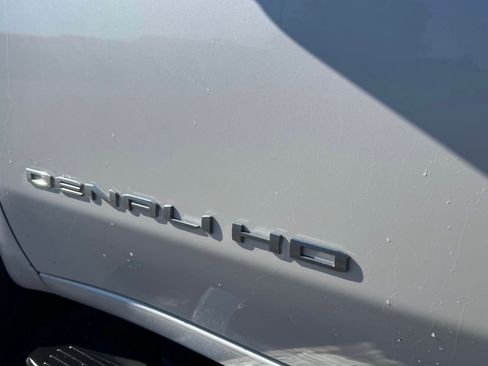 Used 2020 GMC Sierra 2500 Denali w/ Denali Ultimate Package image 10