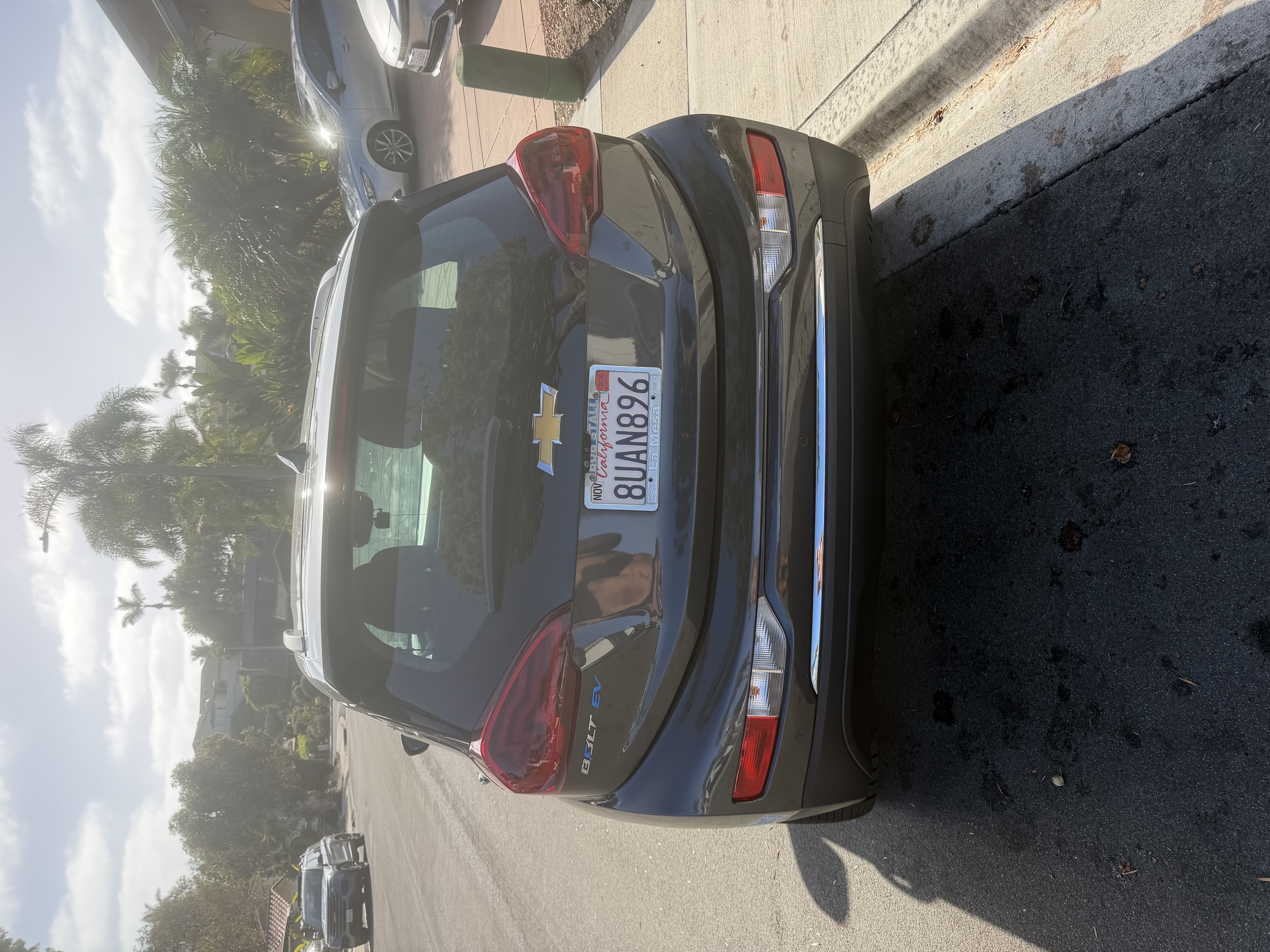 Used 2020 Chevrolet Bolt Premier w/ Infotainment Package FWD image 12