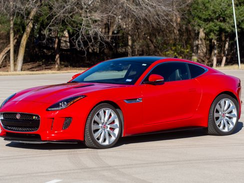 Used 2015 Jaguar F-TYPE R image 6
