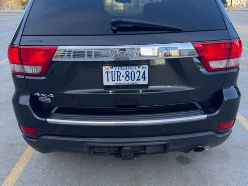 Used 2011 Jeep Grand Cherokee Overland image 4