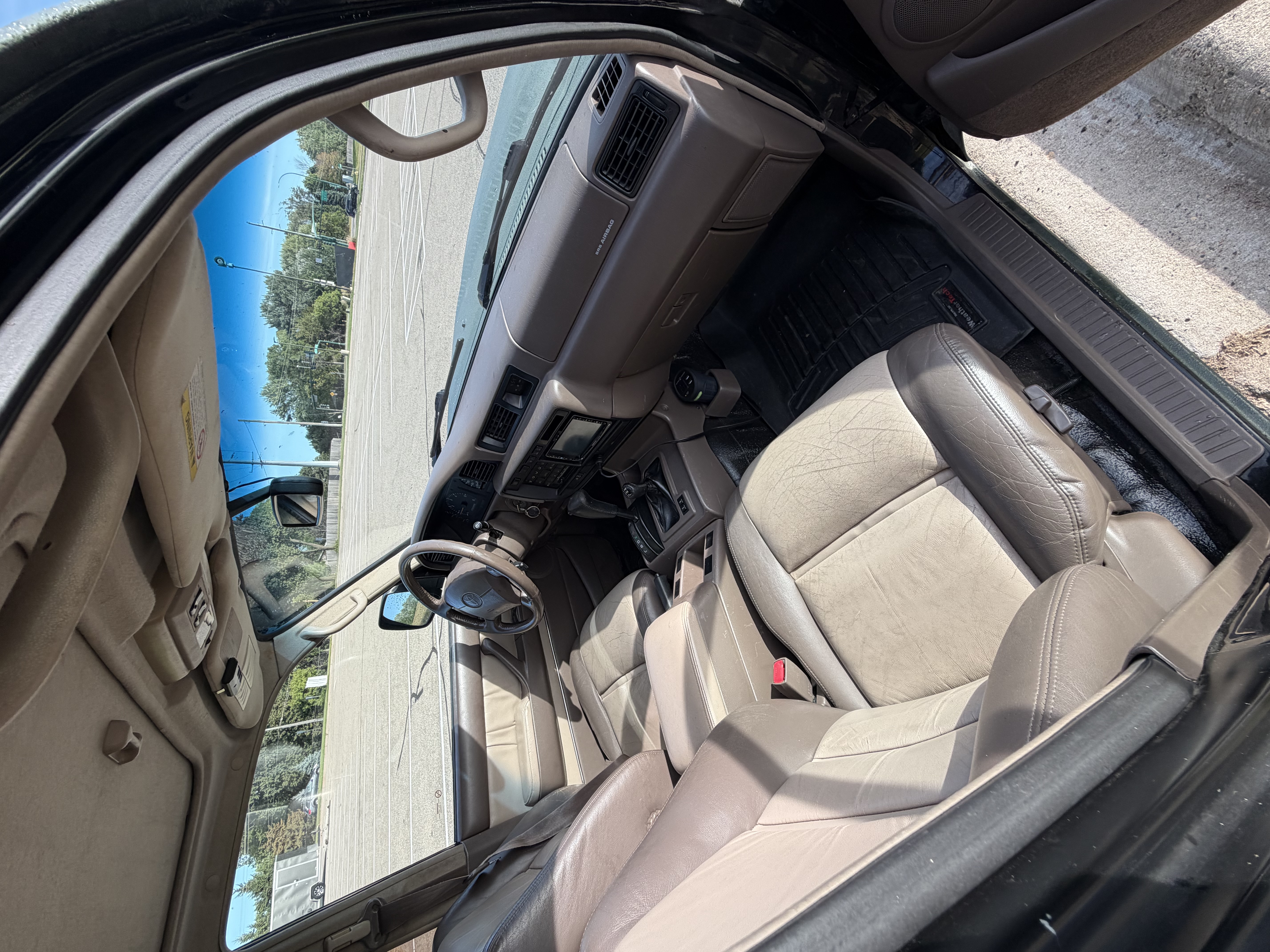 Used 1997 Toyota Land Cruiser w/ Collector's Edition Pkg AWD/4WD image 13