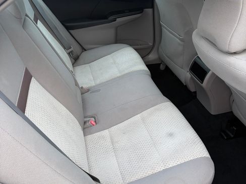 Used 2012 Toyota Camry LE FWD image 12