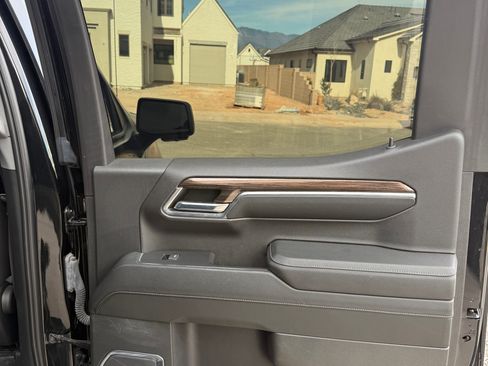 Used 2023 Chevrolet Silverado 1500 LT Trail Boss w/ LT Trail Boss Premium Package image 19