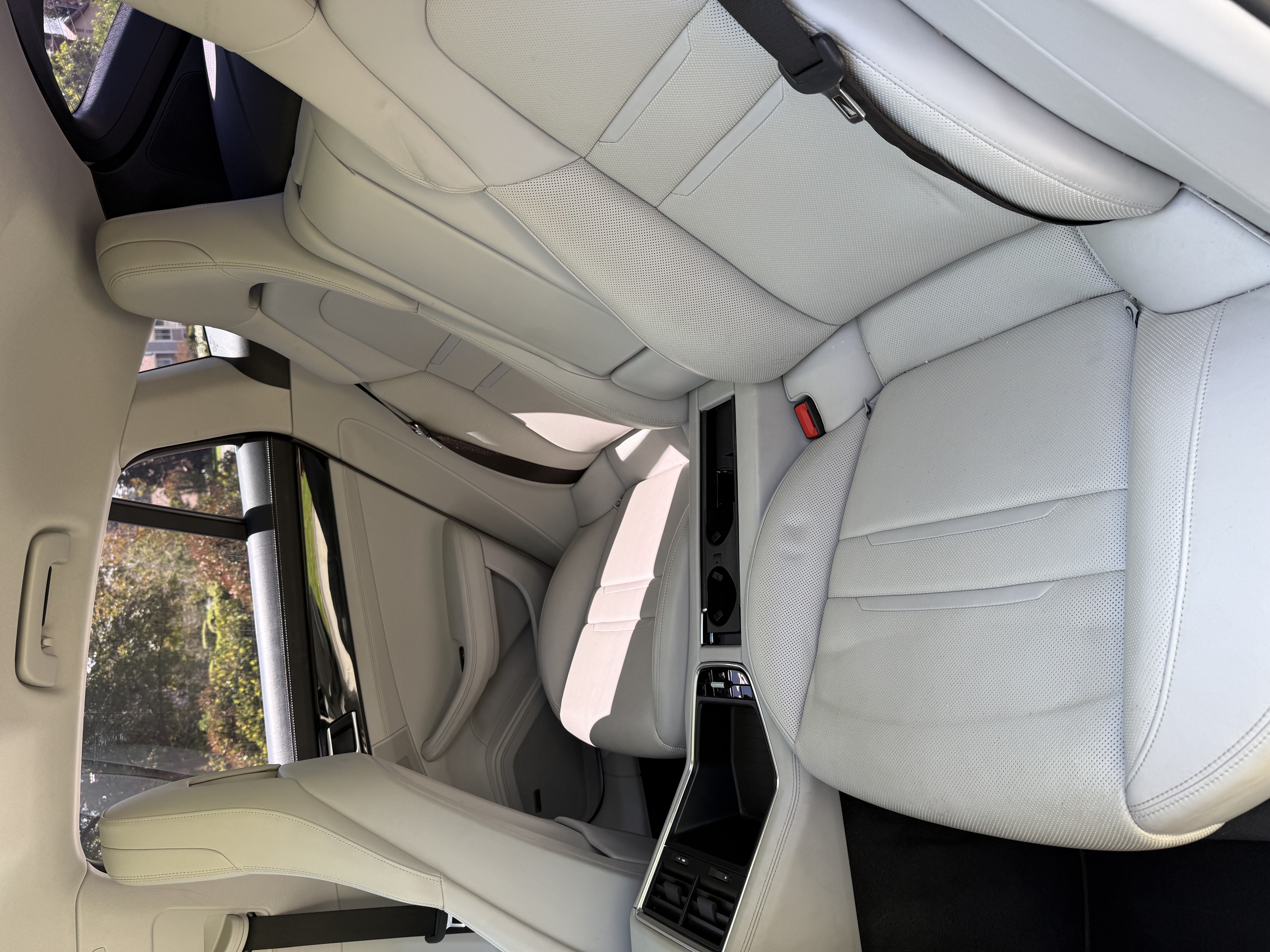 Used 2020 Porsche Panamera RWD image 10