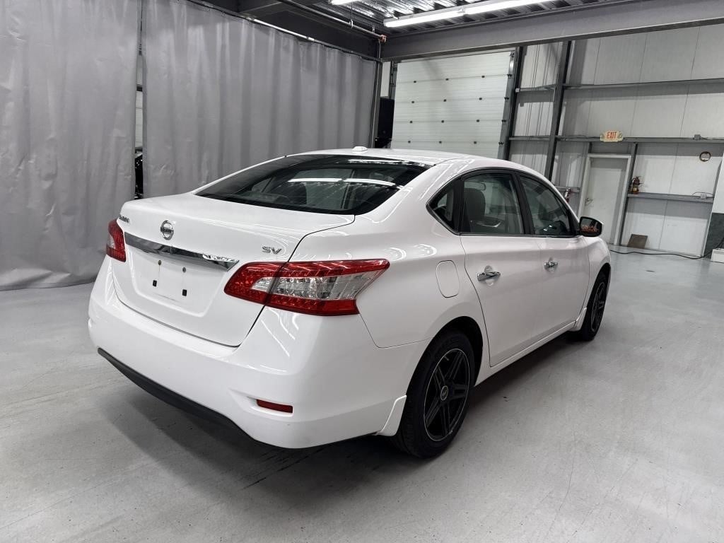Used 2015 Nissan Sentra SV FWD image 2