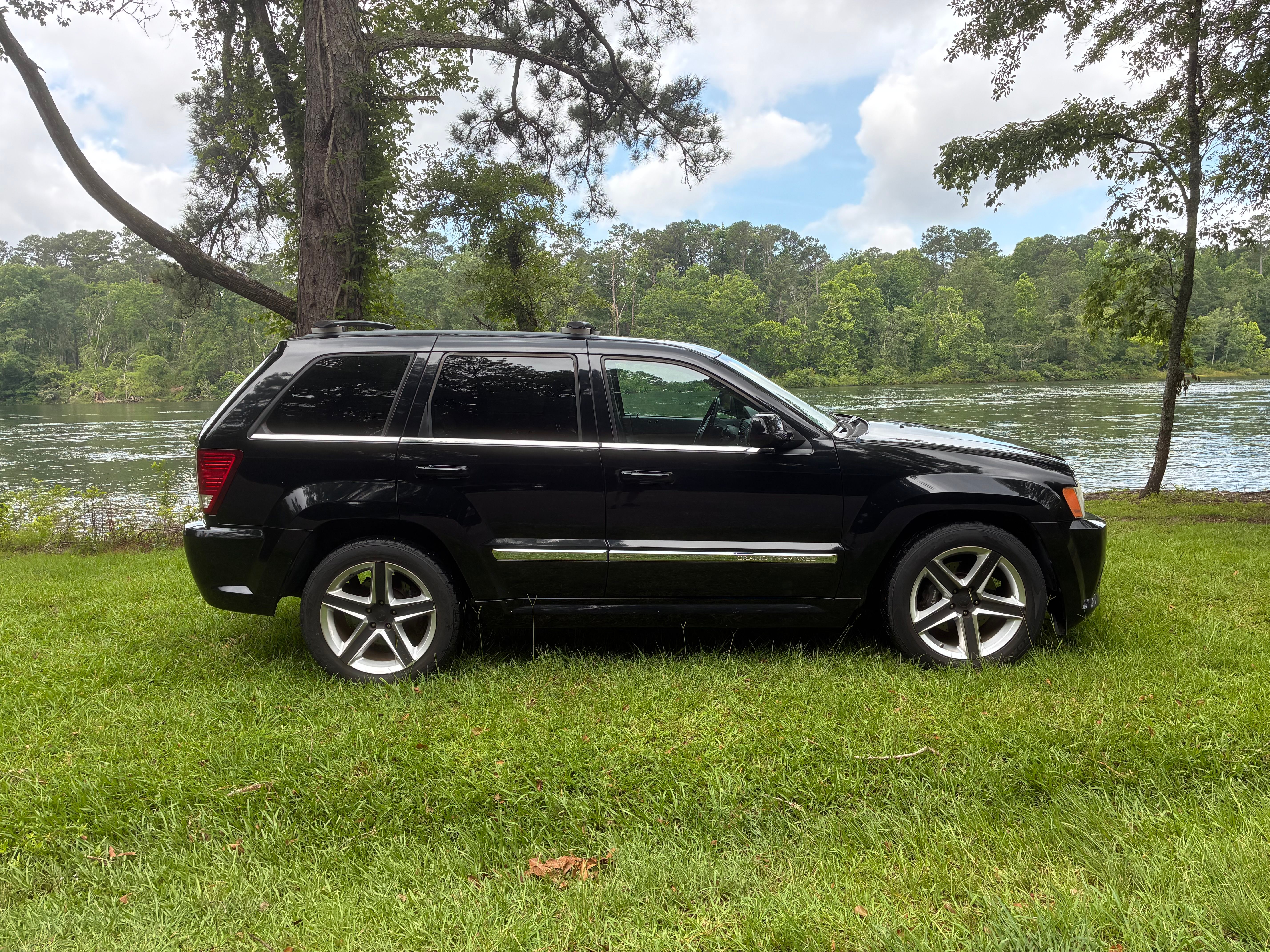 Used 2007 Jeep Grand Cherokee SRT8 w/ SRT Option Group I AWD/4WD image 12
