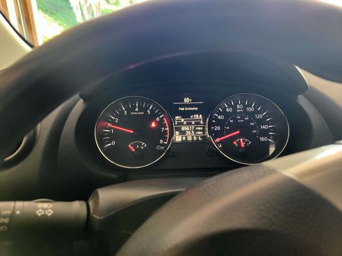 Used 2015 Nissan Rogue S image 10