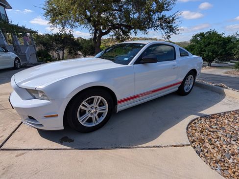 Used 2014 Ford Mustang Coupe image 11