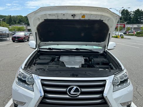 Used 2016 Lexus GX 460 w/ Premium Package AWD/4WD image 25