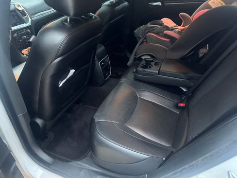 Used 2018 Chrysler 300 Limited w/ Safetytec Plus Group image 12