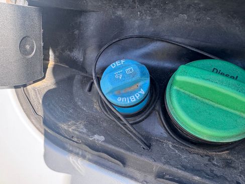 Used 2021 Chevrolet Silverado 2500 W/T image 4