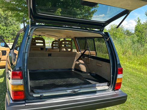 Used 1993 Volvo 240 Wagon image 4