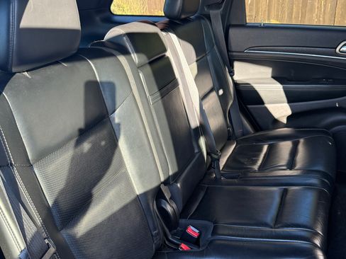 Used 2017 Jeep Grand Cherokee Limited w/ Luxury Group II image 27