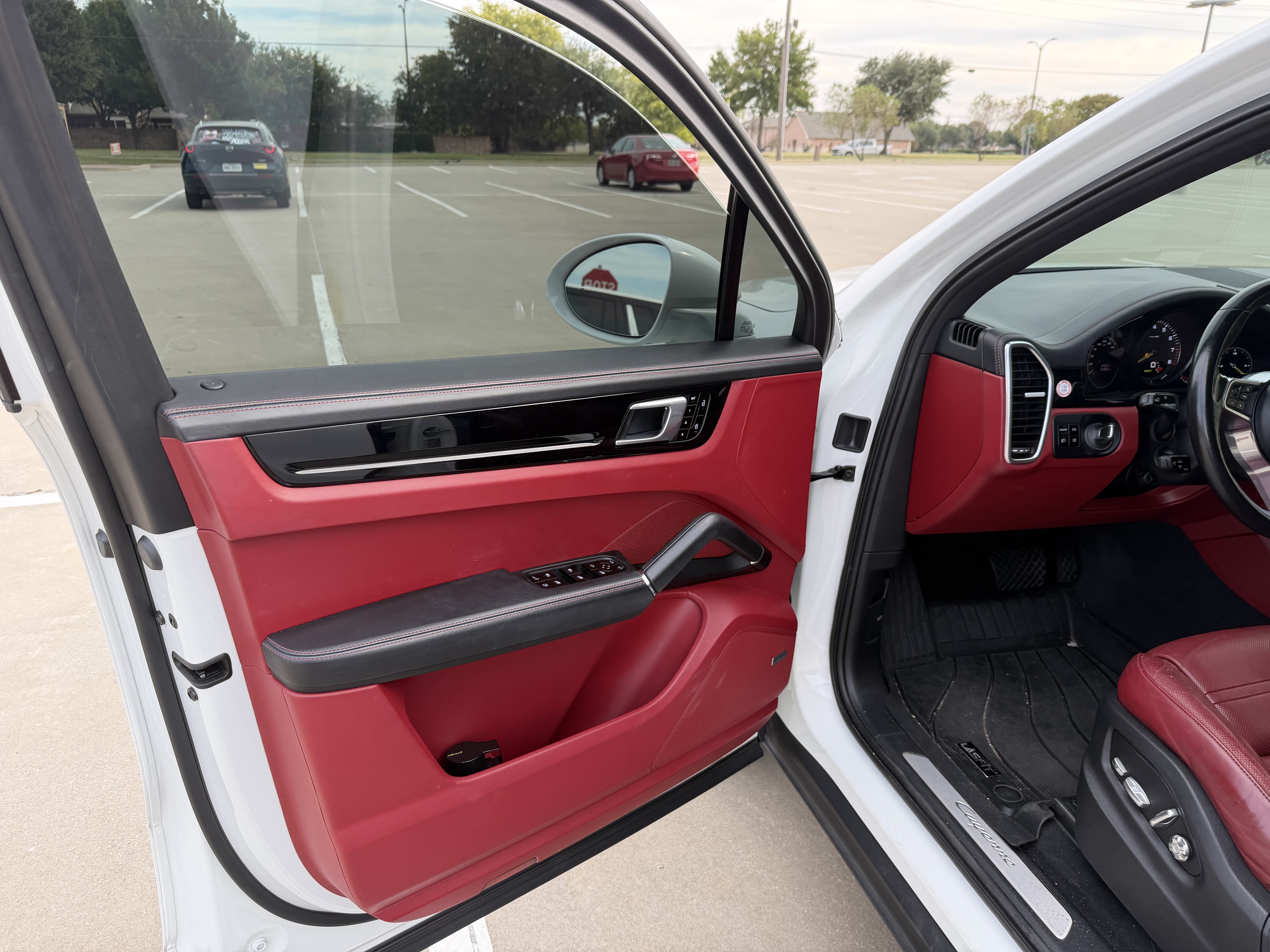 Used 2020 Porsche Cayenne E-Hybrid AWD/4WD image 8
