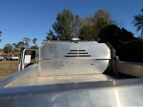 Used 2019 Ford F550 4x4 Regular Cab Super Duty image 4