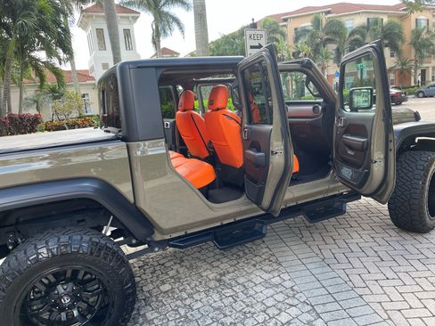 Used 2020 Jeep Gladiator Sport w/ Quick Order Package 24S image 16