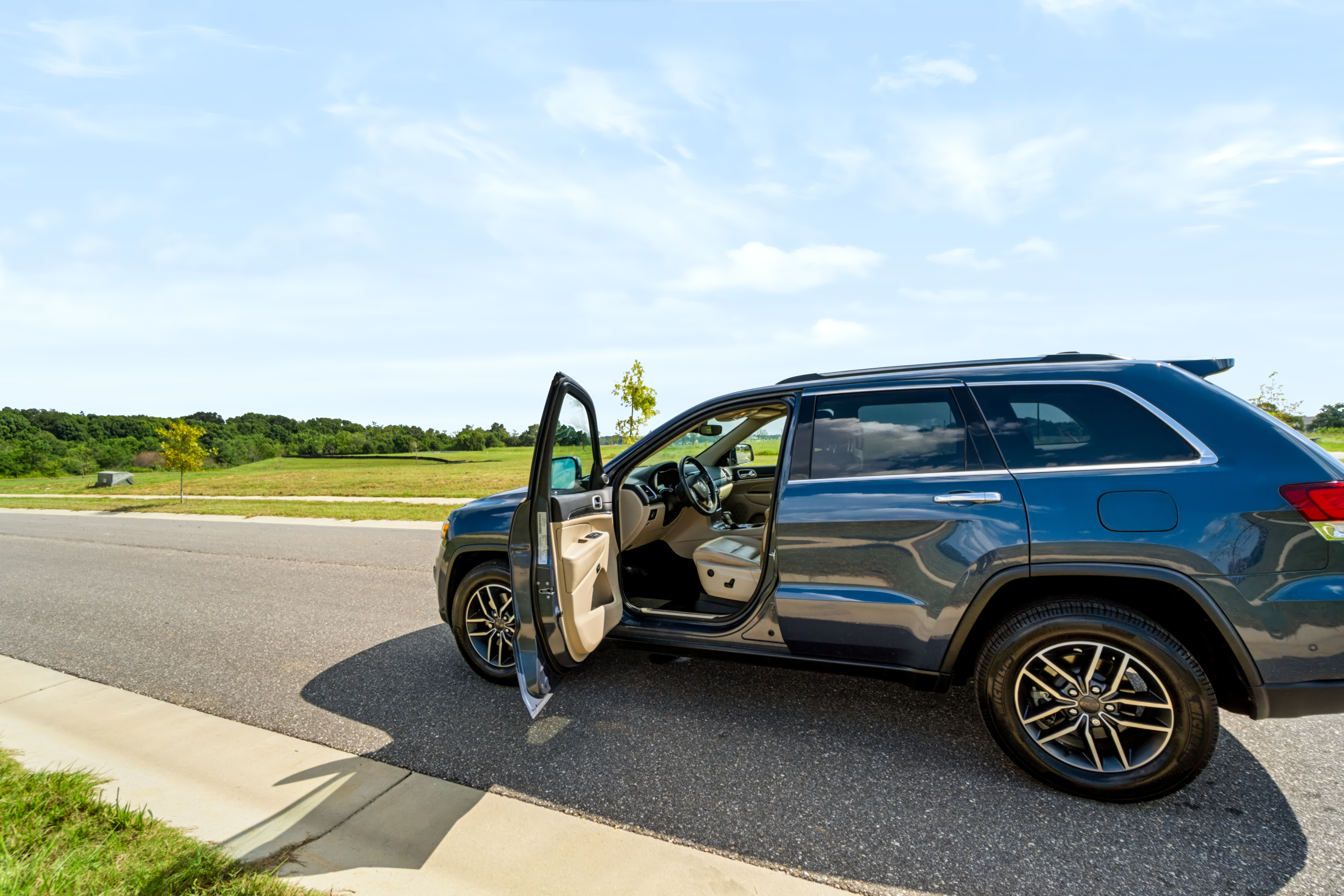 Used 2021 Jeep Grand Cherokee Limited RWD image 15