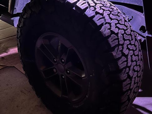 Used 2016 Jeep Wrangler Unlimited Sahara image 6