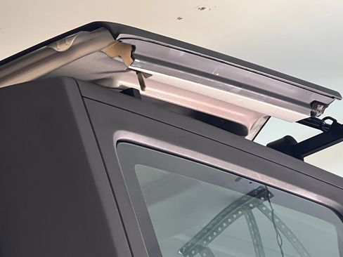 Used 2011 Jeep Wrangler Unlimited Sport image 12