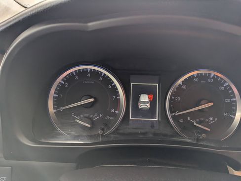 Used 2017 Toyota Highlander XLE image 11