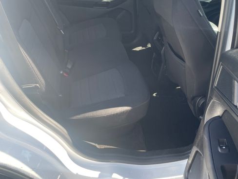 Used 2018 Ford Edge SE FWD image 10