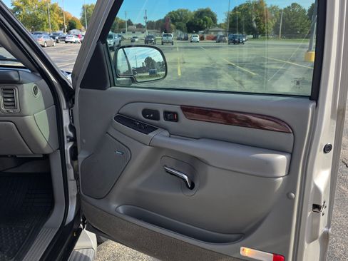 Used 2006 Cadillac Escalade ESV AWD image 10