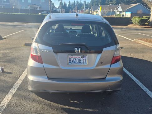 Used 2009 Honda Fit image 2
