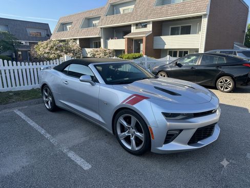 Used 2017 Chevrolet Camaro SS RWD image 2