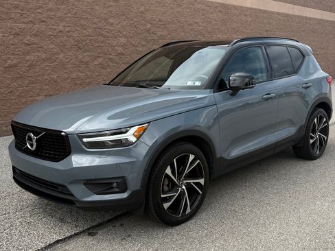 Used 2021 Volvo XC40 T5 R-Design w/ Advanced Package AWD/4WD image 4