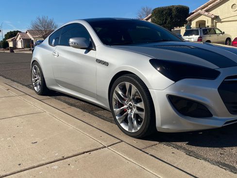 Used 2014 Hyundai Genesis 3.8 image 6