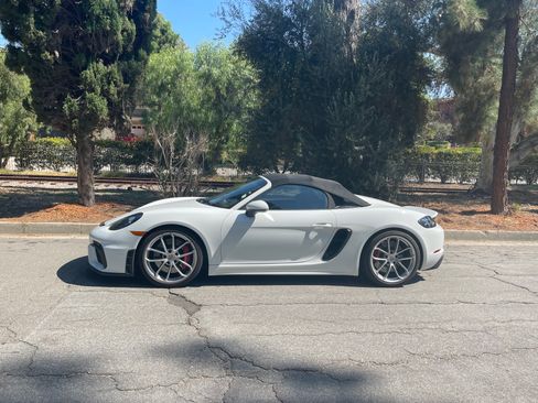Used 2021 Porsche 718 Boxster Spyder RWD image 4