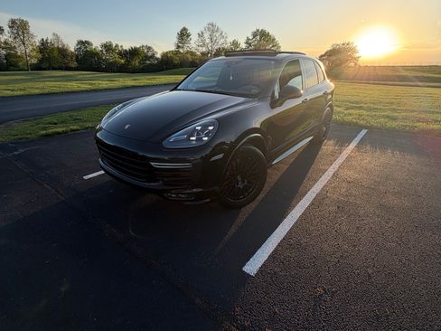 Used 2016 Porsche Cayenne GTS AWD/4WD image 1