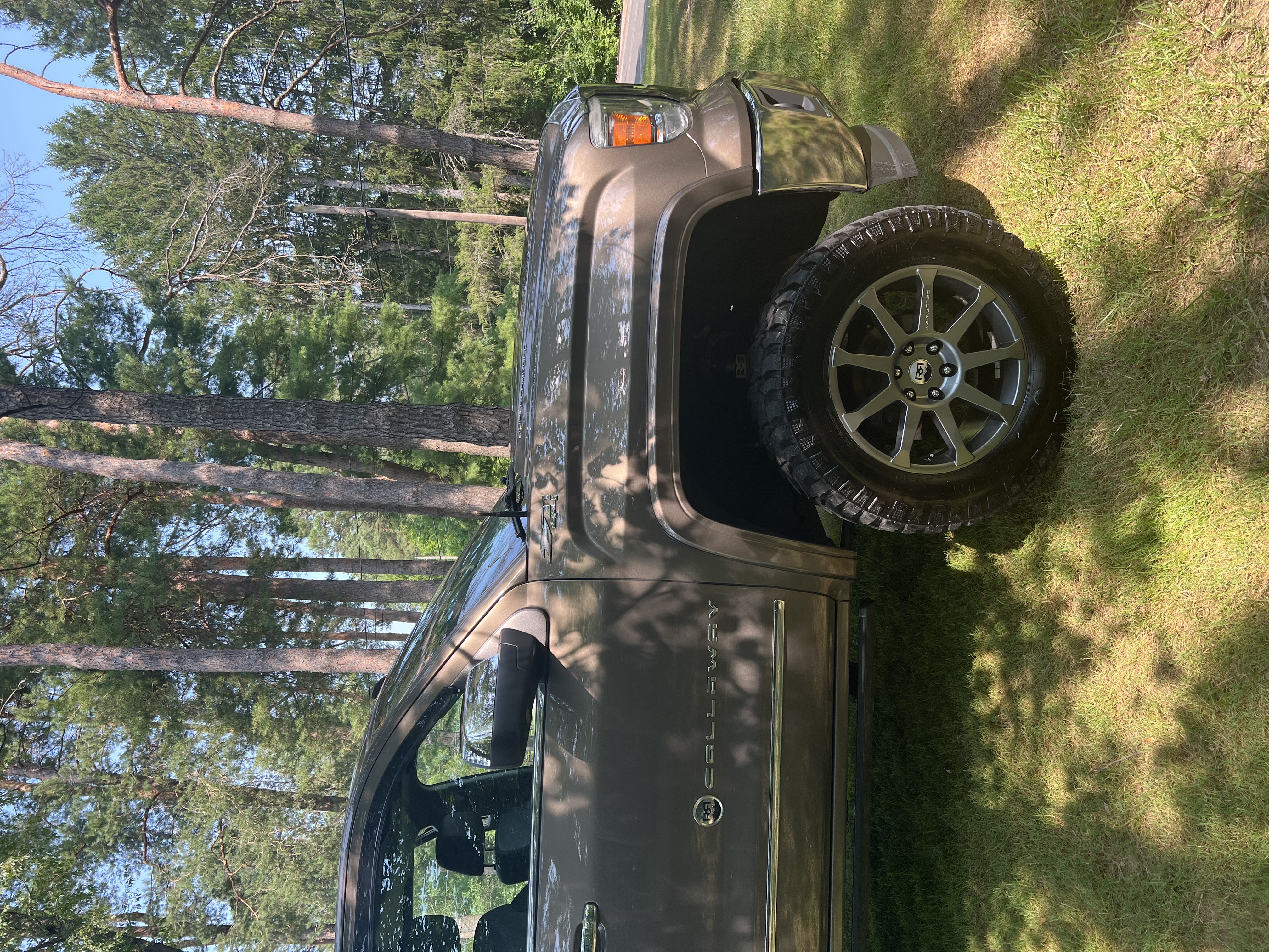 Used 2015 GMC Sierra 1500 SLT w/ Suspension Package, Off-Road AWD/4WD image 8