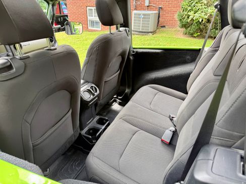 Used 2018 Jeep Wrangler Sport image 11