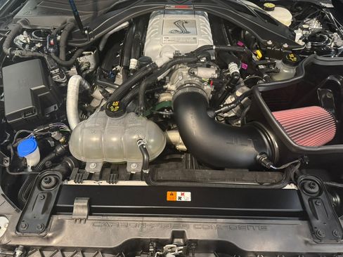 Used 2022 Ford Mustang Shelby GT500 w/ Carbon Fiber Track Pack image 25