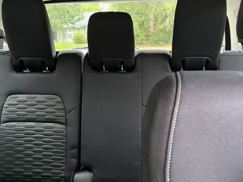 Used 2022 Nissan Pathfinder SV w/ SV Premium Package image 10