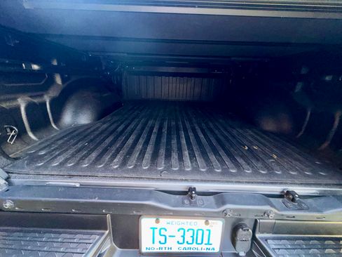 Used 2022 RAM 1500 Limited image 15