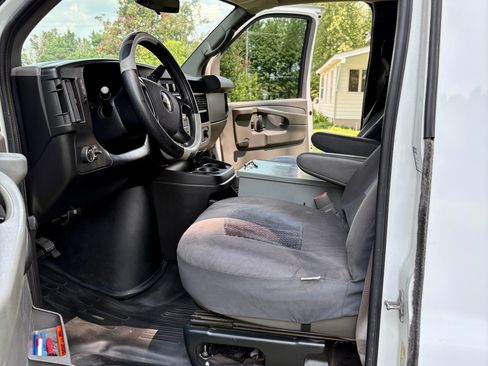 Used 2012 Chevrolet Express 2500 w/ Cold Climate Package RWD image 9