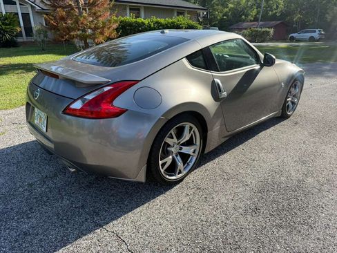 Used 2009 Nissan 370Z Touring w/ Sport Pkg image 2
