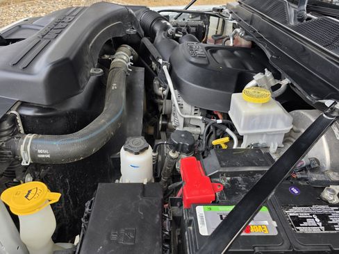 Used 2019 RAM 2500 Big Horn w/ Night Edition image 8