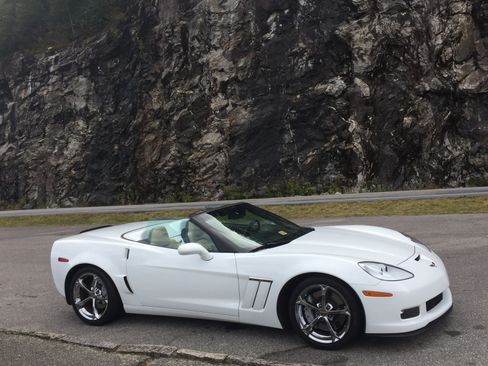 Used 2012 Chevrolet Corvette Grand Sport w/ 3LT Preferred Equipment Group RWD image 1